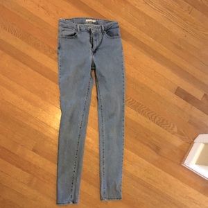 Levi’s High rise skinny “mom Jean” colored jeans 29W 34L